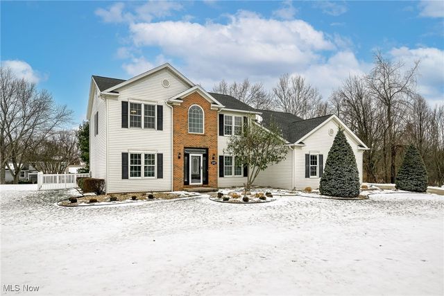 11597 Forest Meadows Circle NW, Uniontown, OH 44685