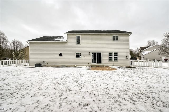 11597 Forest Meadows Circle NW, Uniontown, OH 44685