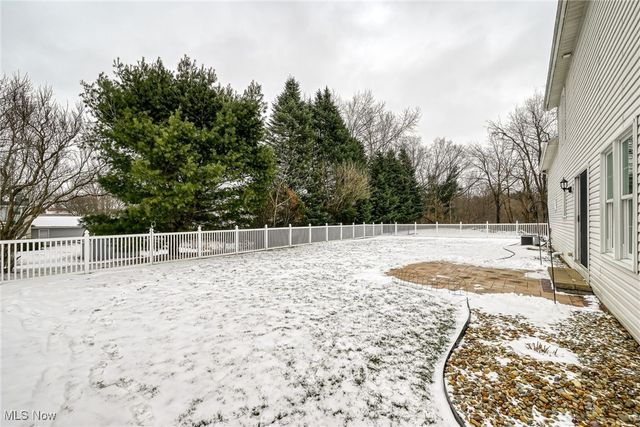 11597 Forest Meadows Circle NW, Uniontown, OH 44685