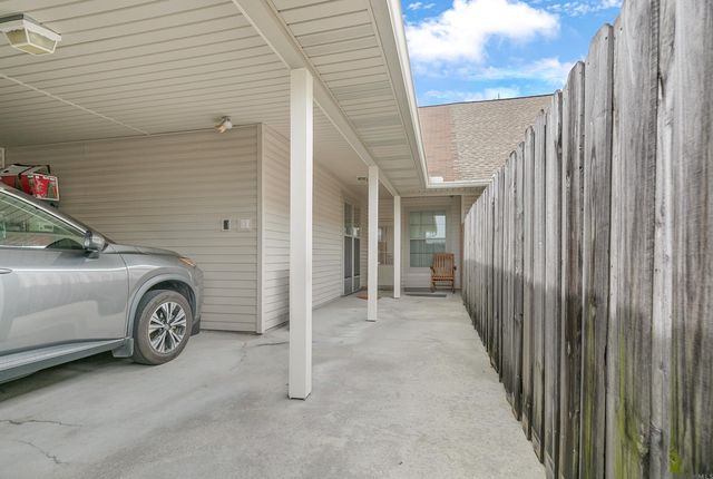 2937 Magazine Dr, Baton Rouge, LA 70816