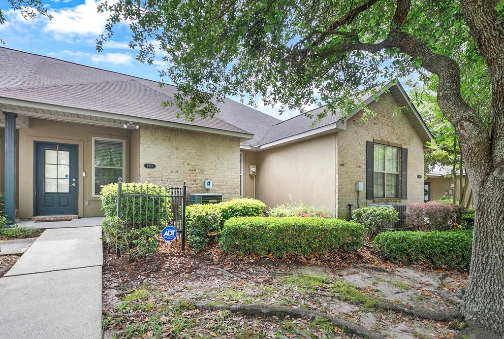 2937 Magazine Dr, Baton Rouge, LA 70816