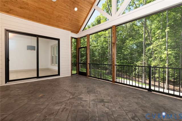 9022 Angels Share Dr, New Kent, VA 23124