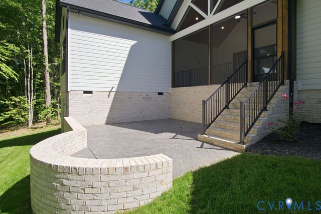 9022 Angels Share Dr, New Kent, VA 23124