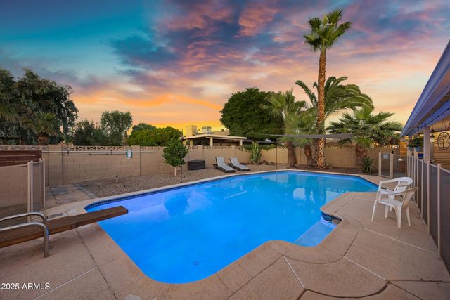 1824 W SELDON Lane, Phoenix, AZ 85021