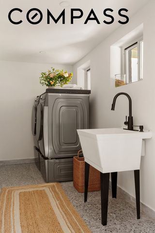 101 E 2nd Street, New York City, NY 11218