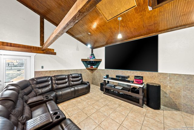 6071 US Highway 87 W, Sutherland Springs, TX 78161