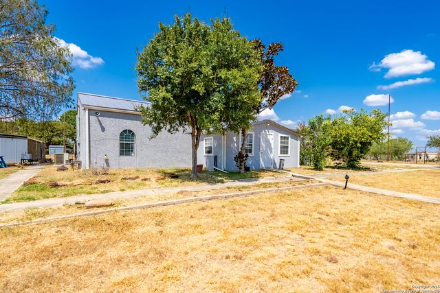 6071 US Highway 87 W, Sutherland Springs, TX 78161