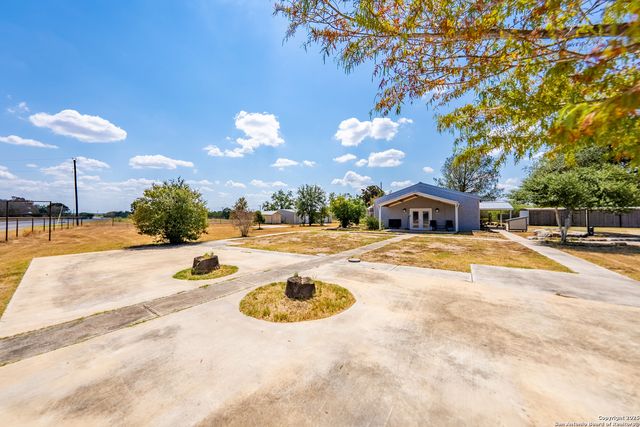 6071 US Highway 87 W, Sutherland Springs, TX 78161
