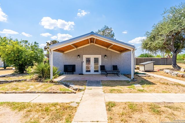 6071 US Highway 87 W, Sutherland Springs, TX 78161