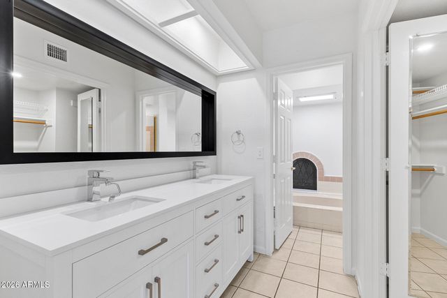 10805 N 9TH Place, Phoenix, AZ 85020