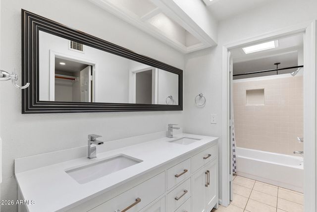 10805 N 9TH Place, Phoenix, AZ 85020