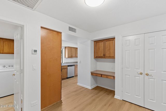 10805 N 9TH Place, Phoenix, AZ 85020