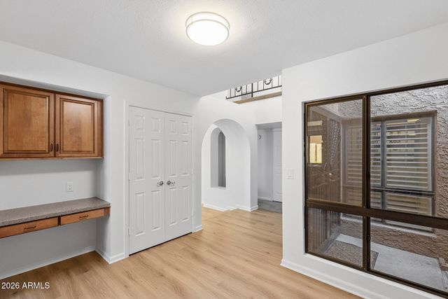 10805 N 9TH Place, Phoenix, AZ 85020