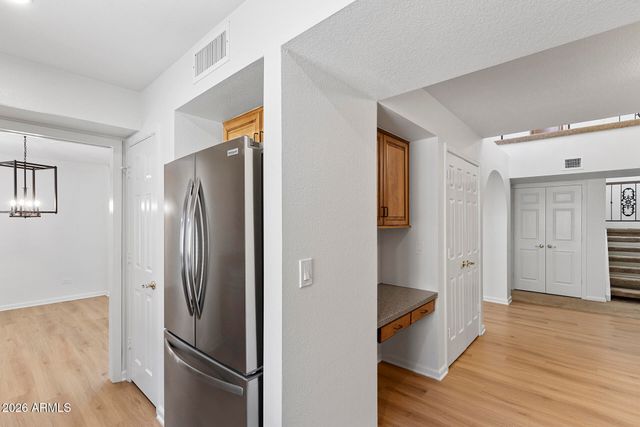 10805 N 9TH Place, Phoenix, AZ 85020