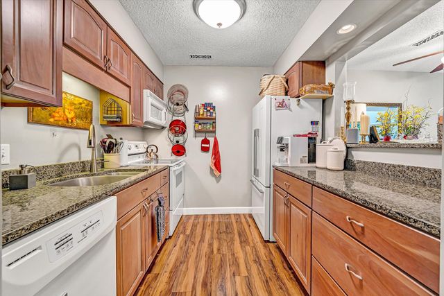 219 Shoreline Marina CIR 121, Moneta, VA 24121
