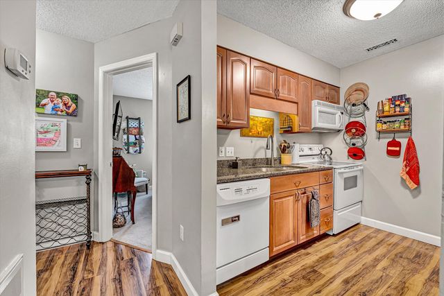 219 Shoreline Marina CIR 121, Moneta, VA 24121