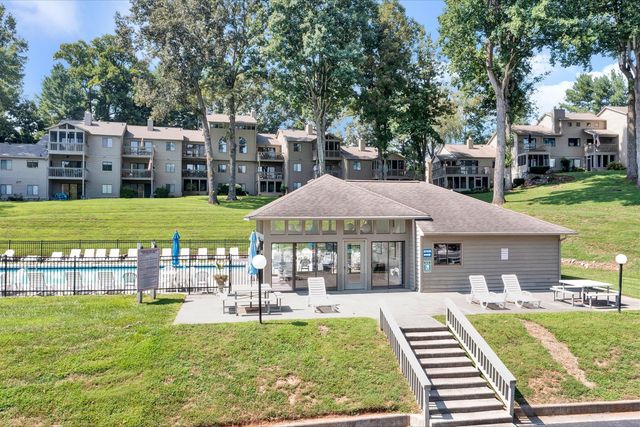 219 Shoreline Marina CIR 121, Moneta, VA 24121