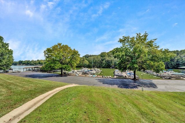 219 Shoreline Marina CIR 121, Moneta, VA 24121