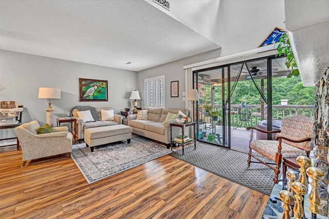 219 Shoreline Marina CIR 121, Moneta, VA 24121
