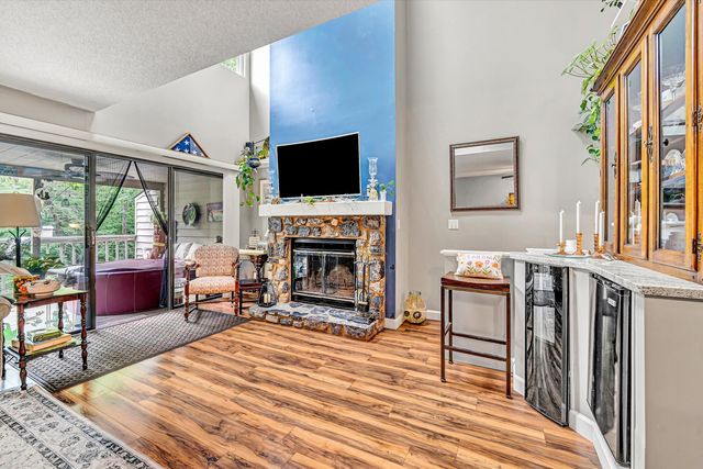 219 Shoreline Marina CIR 121, Moneta, VA 24121