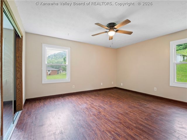 1800 Sugar Creek Drive, Charleston, WV 25387
