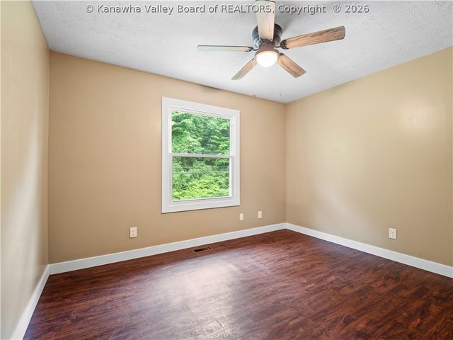 1800 Sugar Creek Drive, Charleston, WV 25387