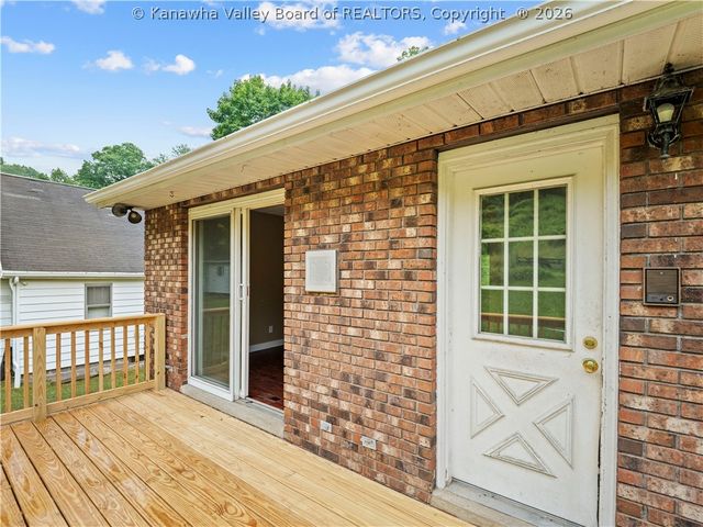 1800 Sugar Creek Drive, Charleston, WV 25387