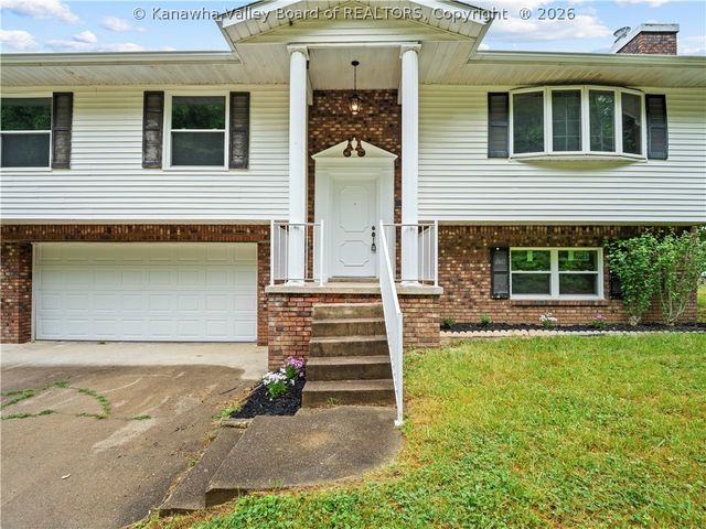 1800 Sugar Creek Drive, Charleston, WV 25387