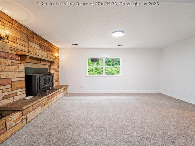1800 Sugar Creek Drive, Charleston, WV 25387