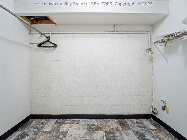 1800 Sugar Creek Drive, Charleston, WV 25387