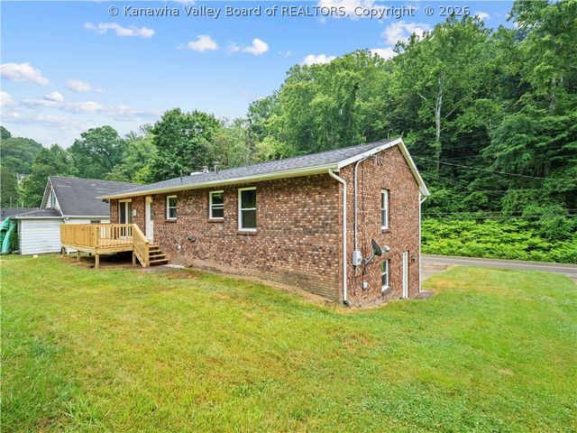 1800 Sugar Creek Drive, Charleston, WV 25387