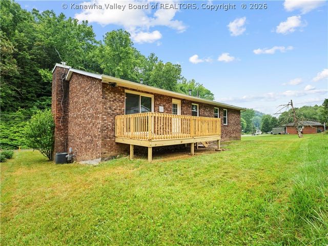 1800 Sugar Creek Drive, Charleston, WV 25387