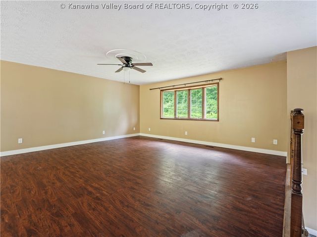 1800 Sugar Creek Drive, Charleston, WV 25387