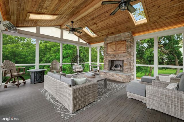 15019 LYNNFORD CT, Waterford, VA 20197