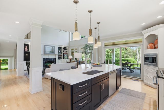 11180 Hawthorn Ridge, Fishers, IN 46037