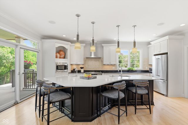 11180 Hawthorn Ridge, Fishers, IN 46037