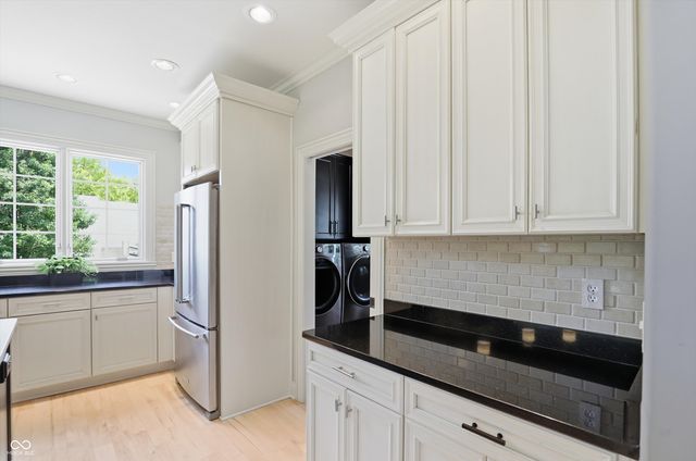 11180 Hawthorn Ridge, Fishers, IN 46037