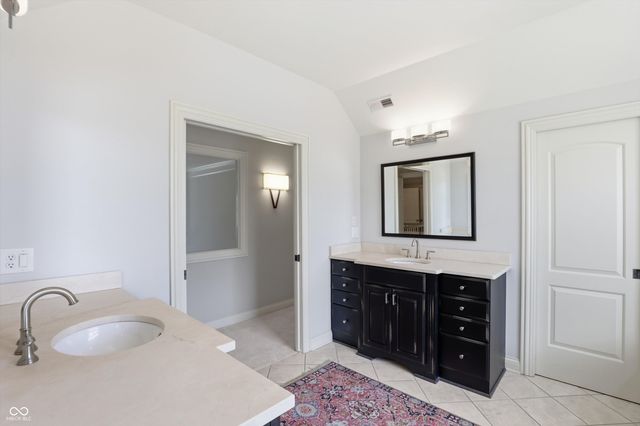 11180 Hawthorn Ridge, Fishers, IN 46037