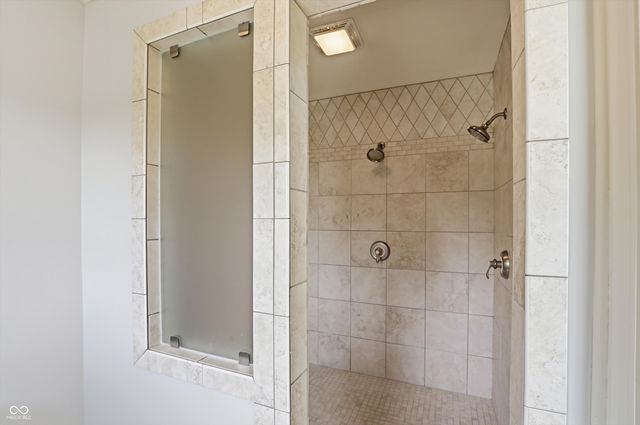 11180 Hawthorn Ridge, Fishers, IN 46037