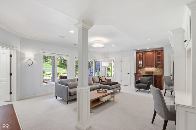 11180 Hawthorn Ridge, Fishers, IN 46037