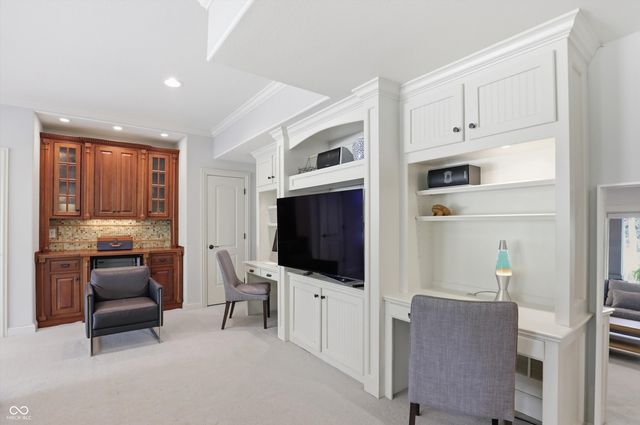 11180 Hawthorn Ridge, Fishers, IN 46037