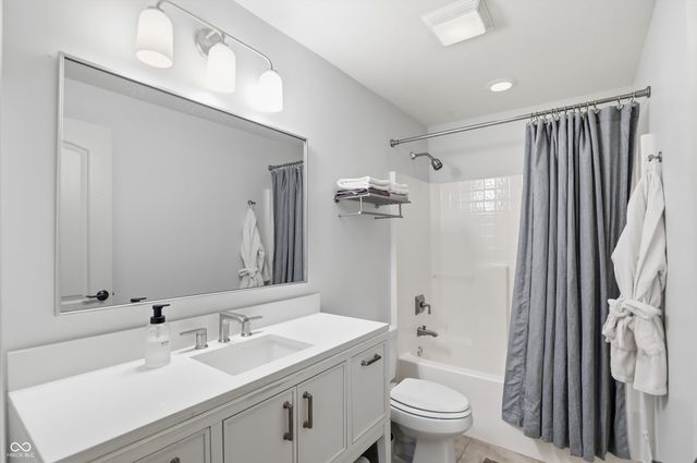 11180 Hawthorn Ridge, Fishers, IN 46037