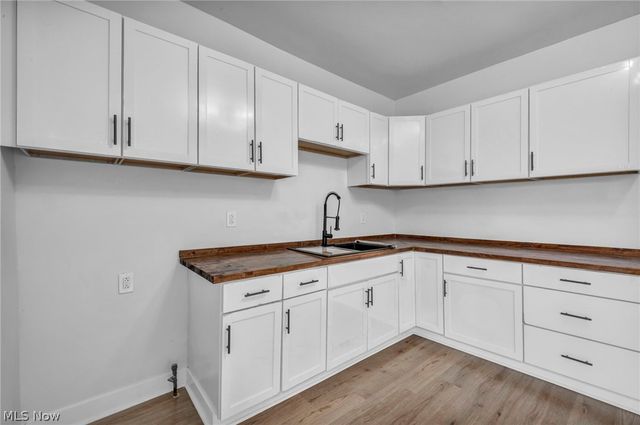 7106 Lawnview Avenue, Cleveland, OH 44103