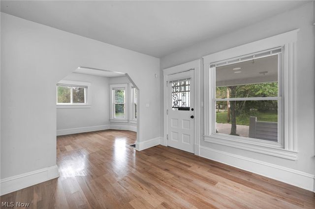 7106 Lawnview Avenue, Cleveland, OH 44103