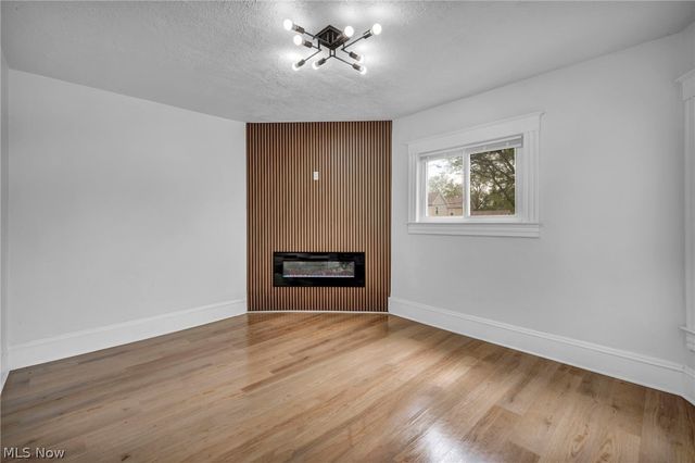 7106 Lawnview Avenue, Cleveland, OH 44103