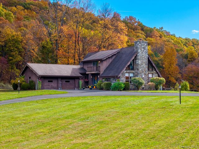 81 Union Center Road, Ulster Park, NY 12487