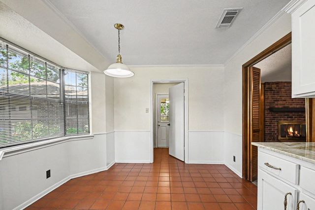 62 Daffodil Court, Lake Jackson, TX 77566