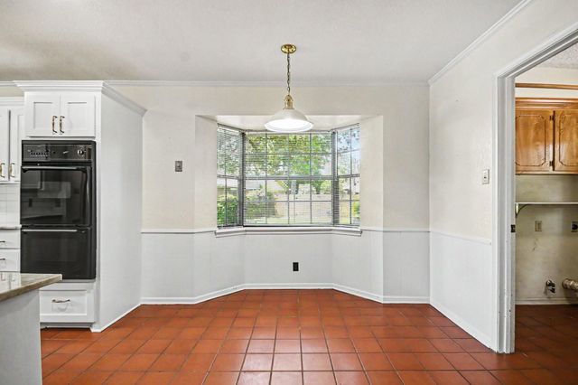 62 Daffodil Court, Lake Jackson, TX 77566