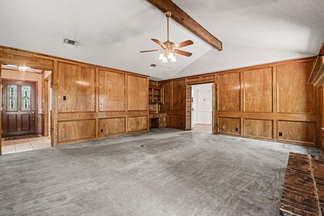 62 Daffodil Court, Lake Jackson, TX 77566