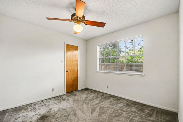 62 Daffodil Court, Lake Jackson, TX 77566